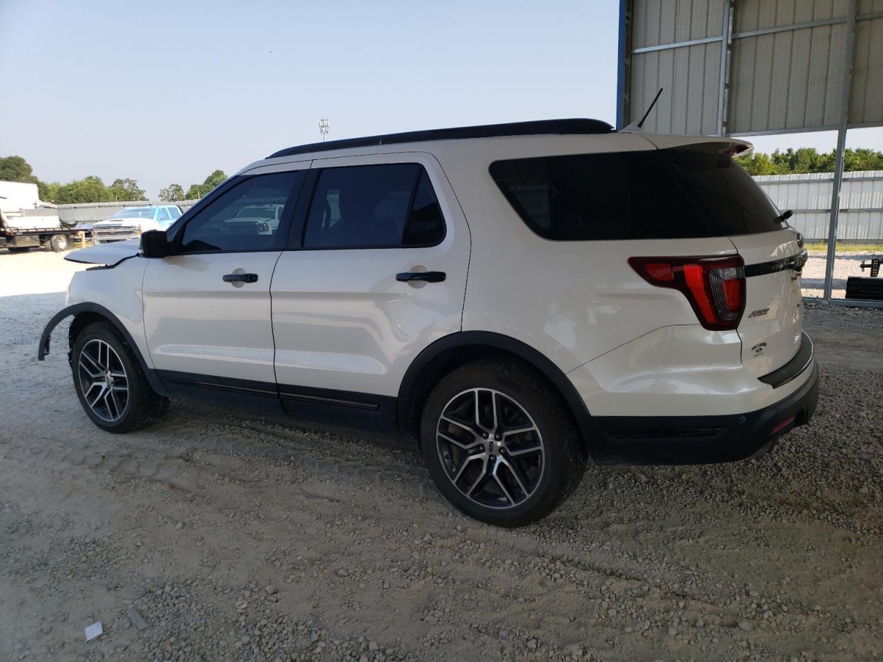 2018 Ford Explorer Sport - Image 2