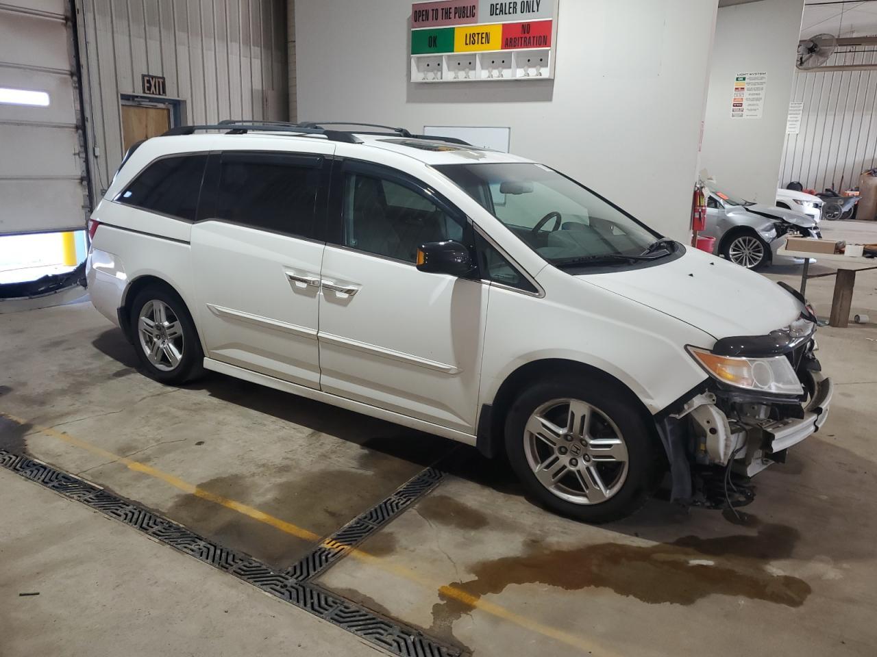 2011 Honda Odyssey Touring - Фото 4