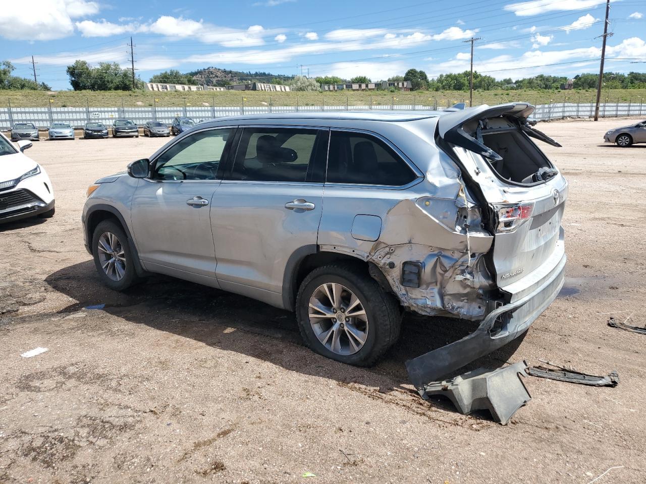 2014 Toyota Highlander Xle - Image 2