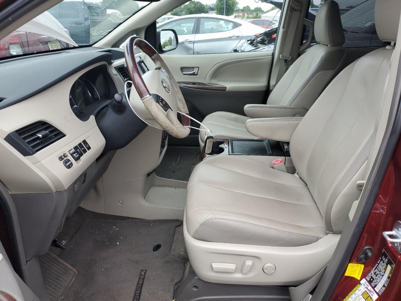 2013 Toyota Sienna Xle - Image 7