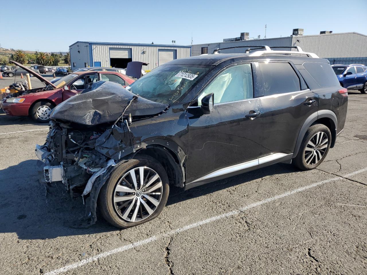 2023 Nissan Pathfinder Platinum