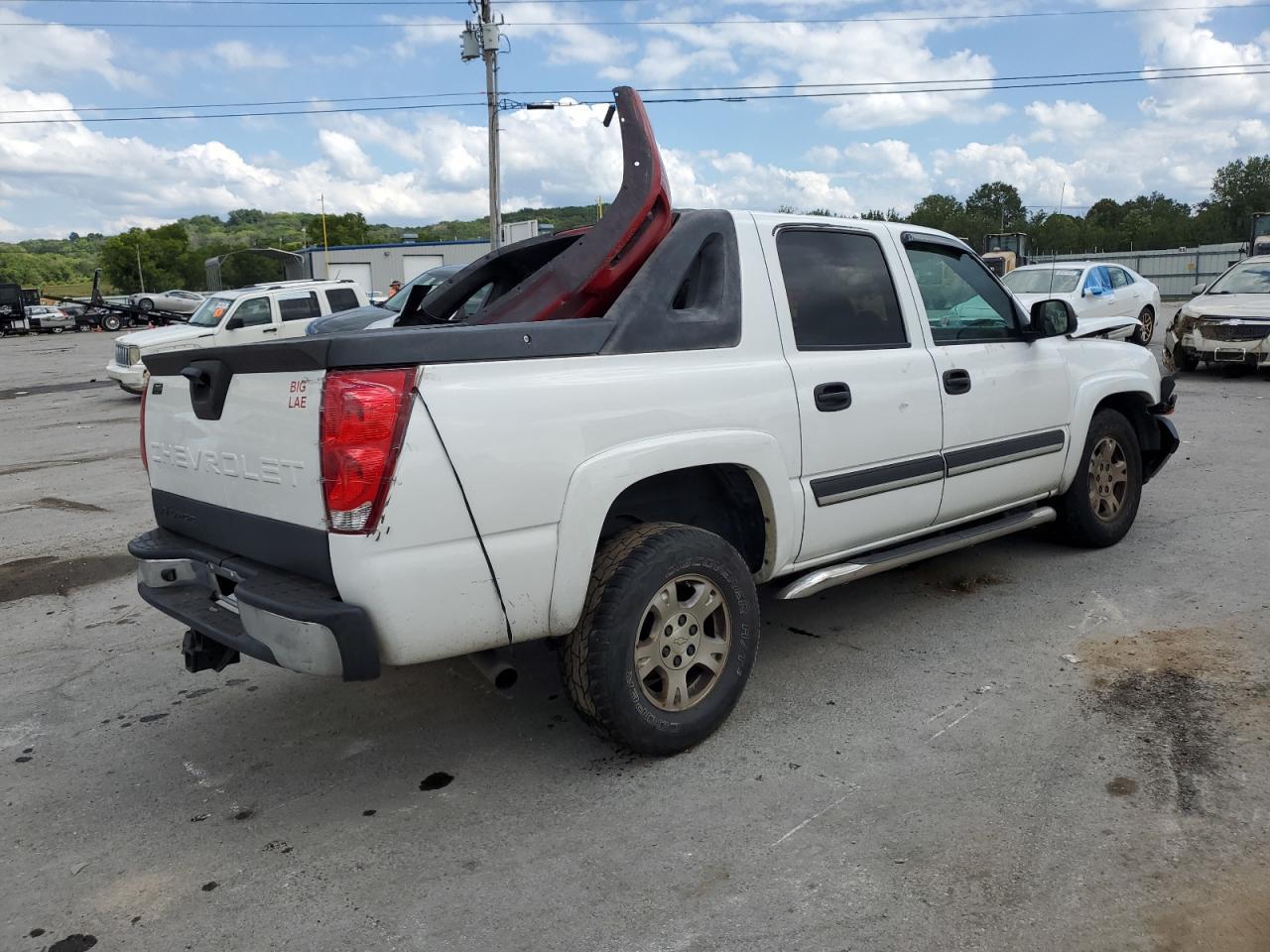 2006 Chevrolet Avalanche C1500 - Image 3