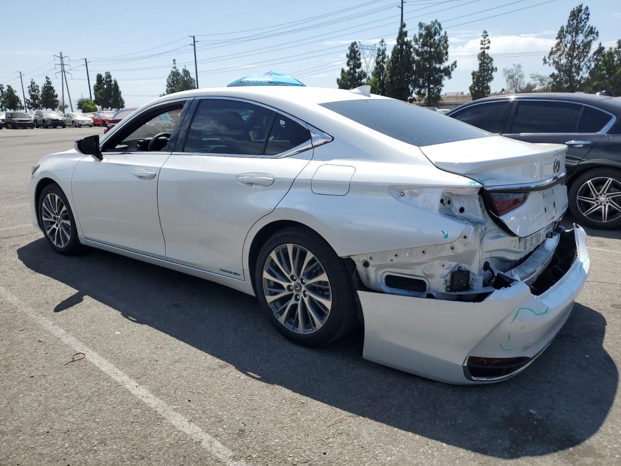 2021 Lexus Es 300H - Image 2