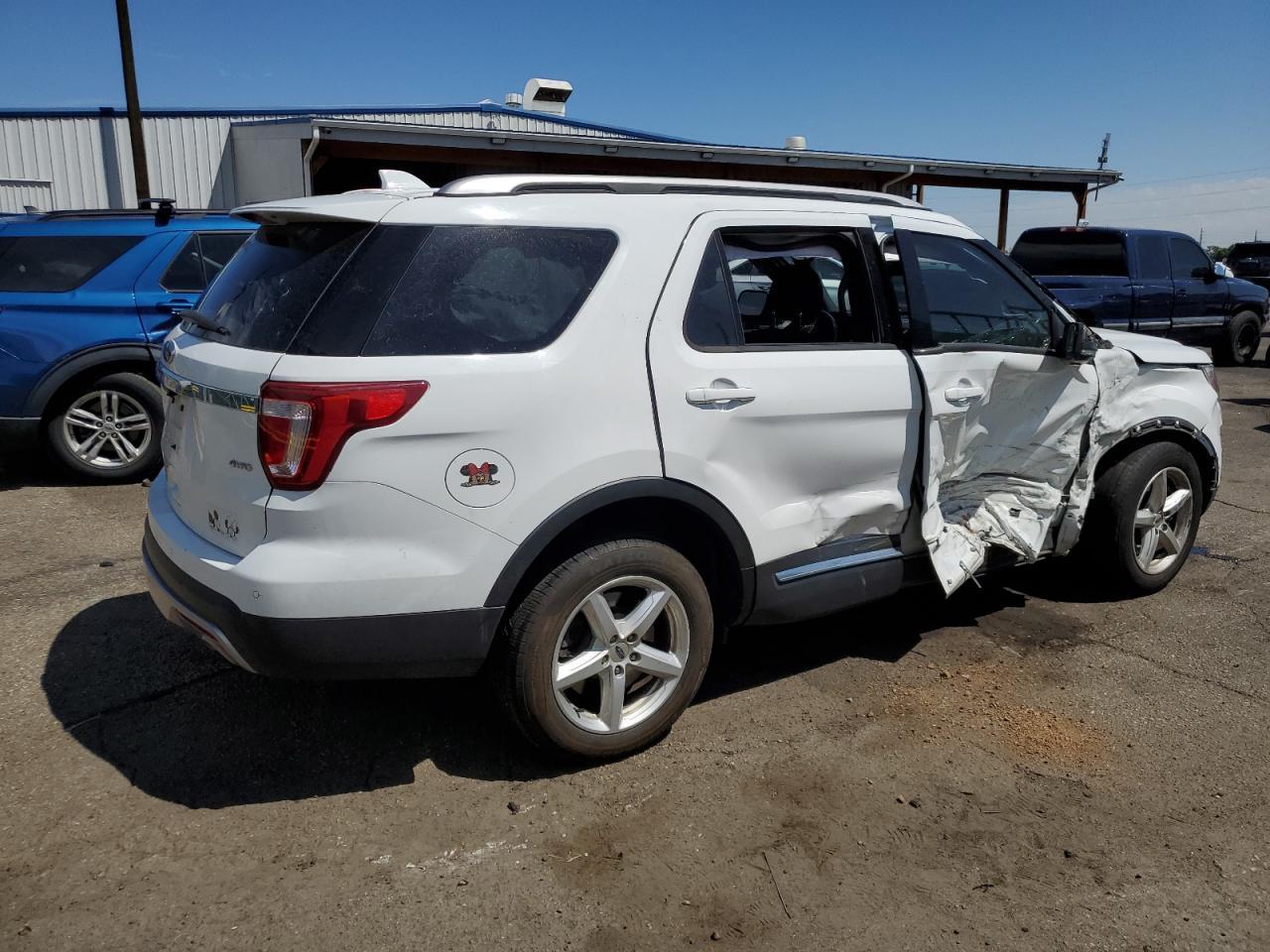 2017 Ford Explorer Xlt - Image 3
