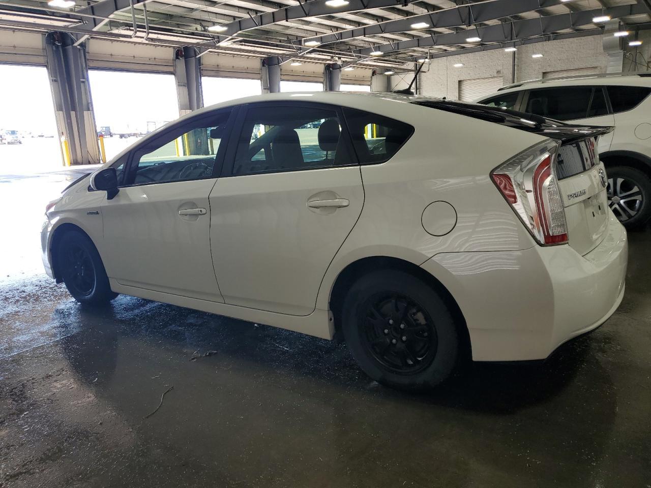 2014 Toyota Prius - Фото 2