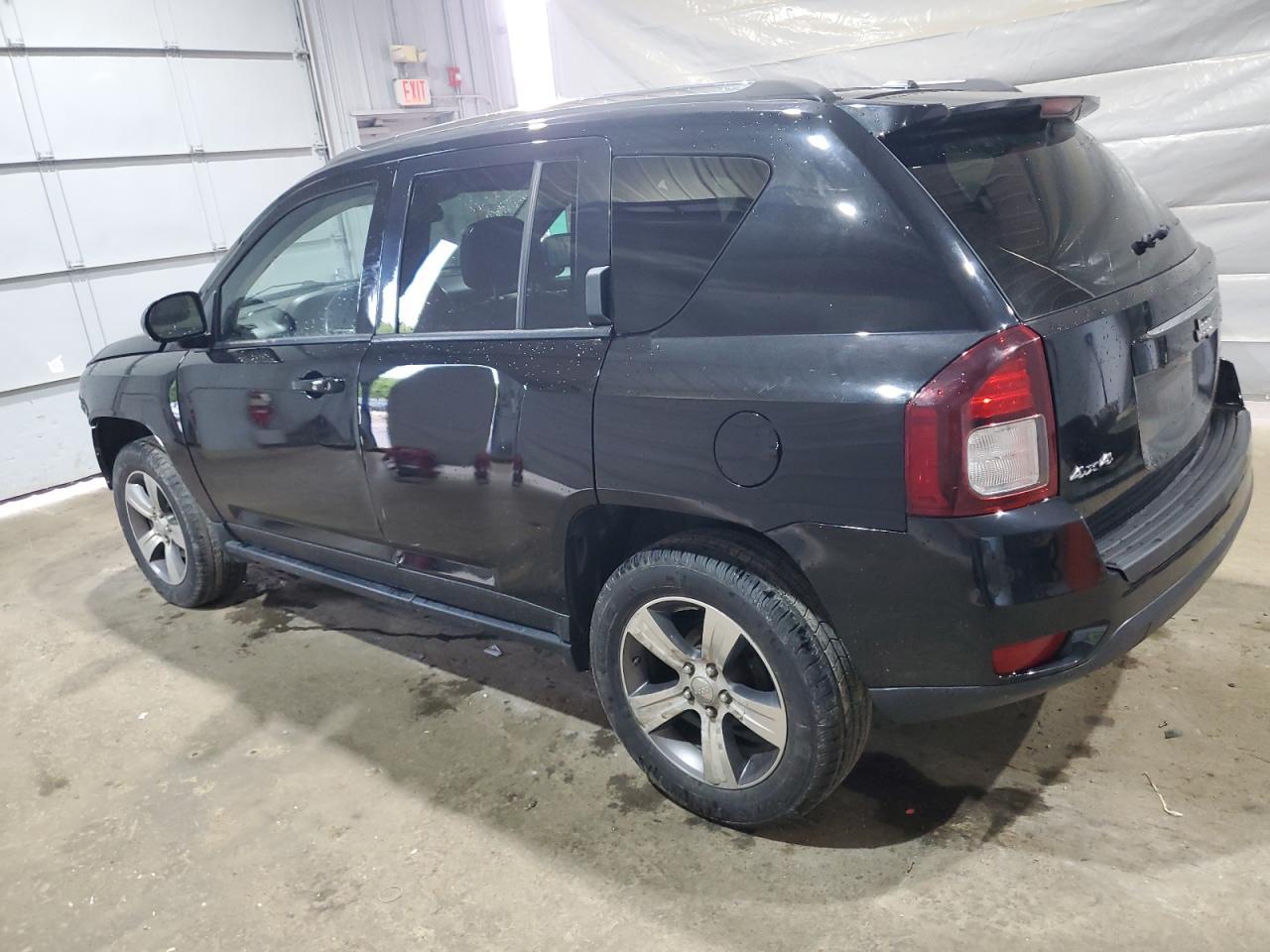 2017 Jeep Compass Latitude - Фото 2