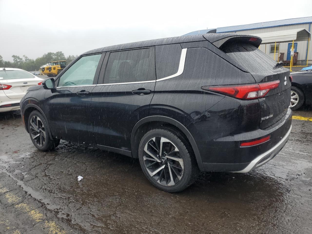 2022 Mitsubishi Outlander Se - Фото 2