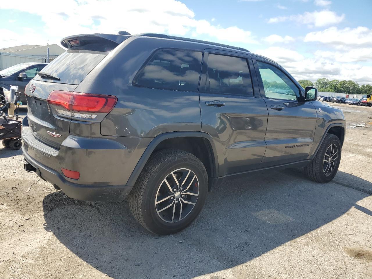 2017 Jeep Grand Cherokee Trailhawk - Image 3