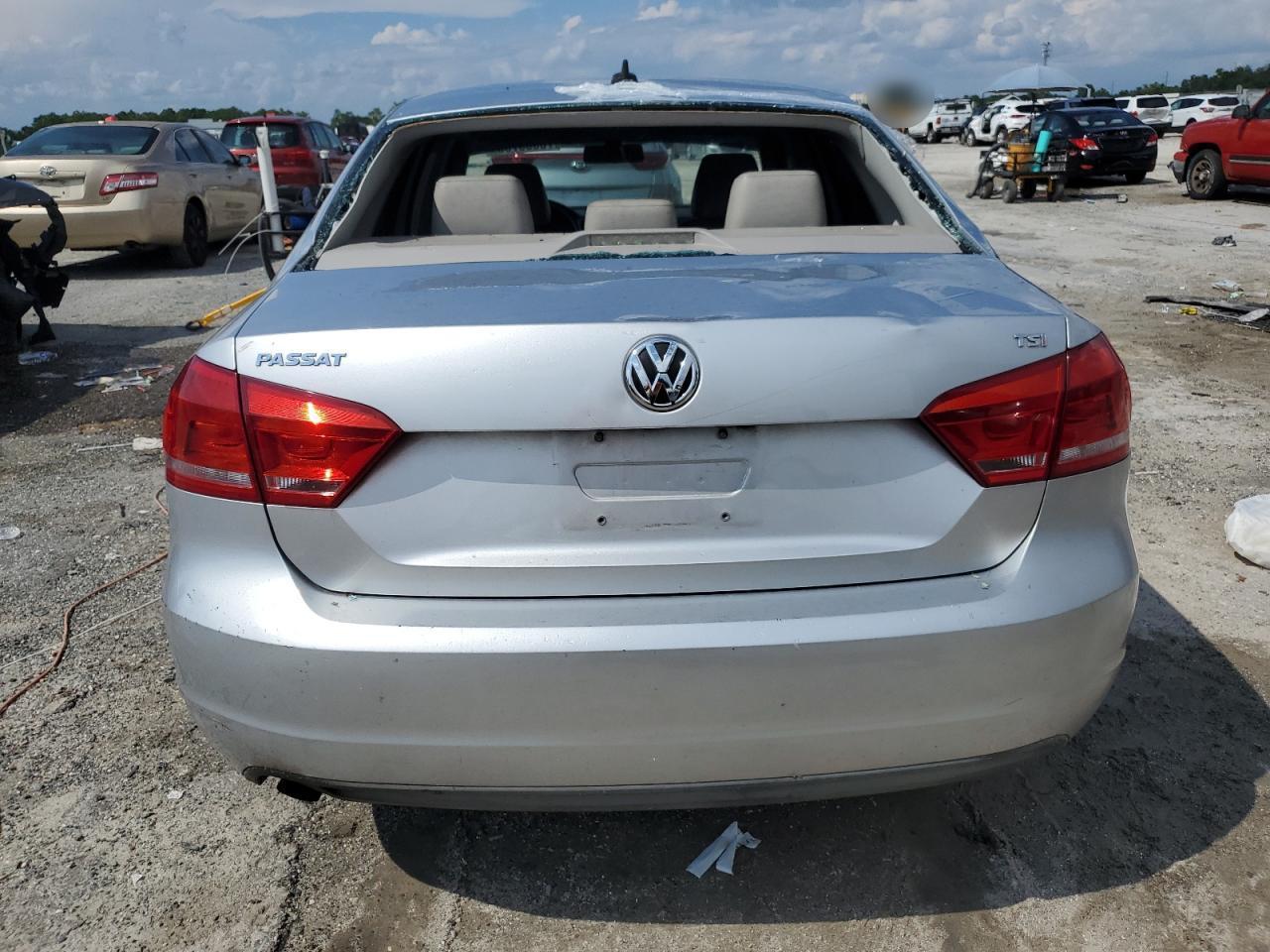 2015 Volkswagen Passat S - Фото 6