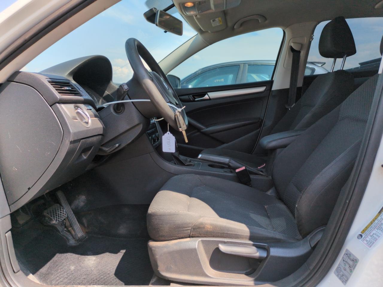 2014 Volkswagen Passat S - Фото 7