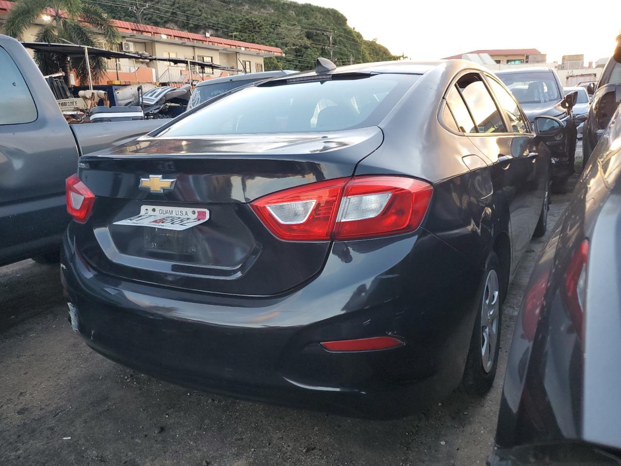 2017 Chevrolet Cruze Ls - Фото 3