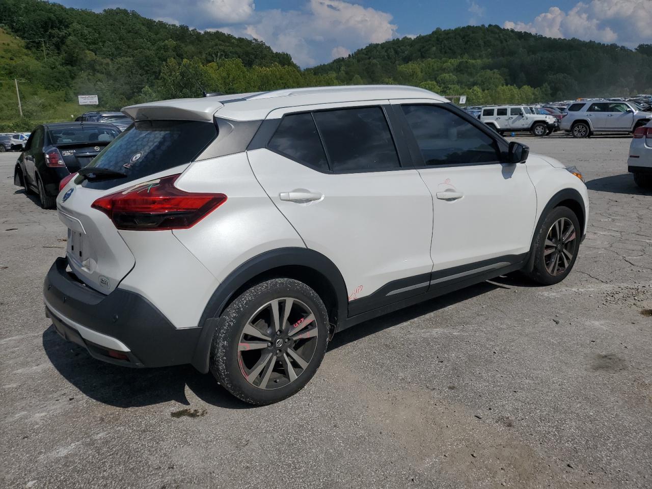 2020 Nissan Kicks Sr - Фото 3