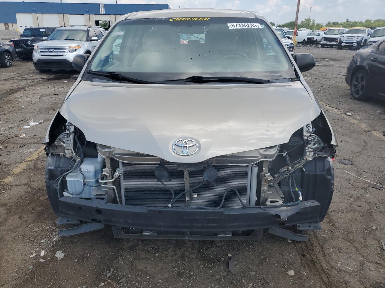 2017 Toyota Sienna - Фото 5
