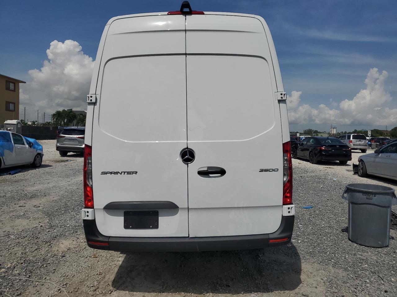 2025 Mercedes-Benz Sprinter 2500 - Фото 6