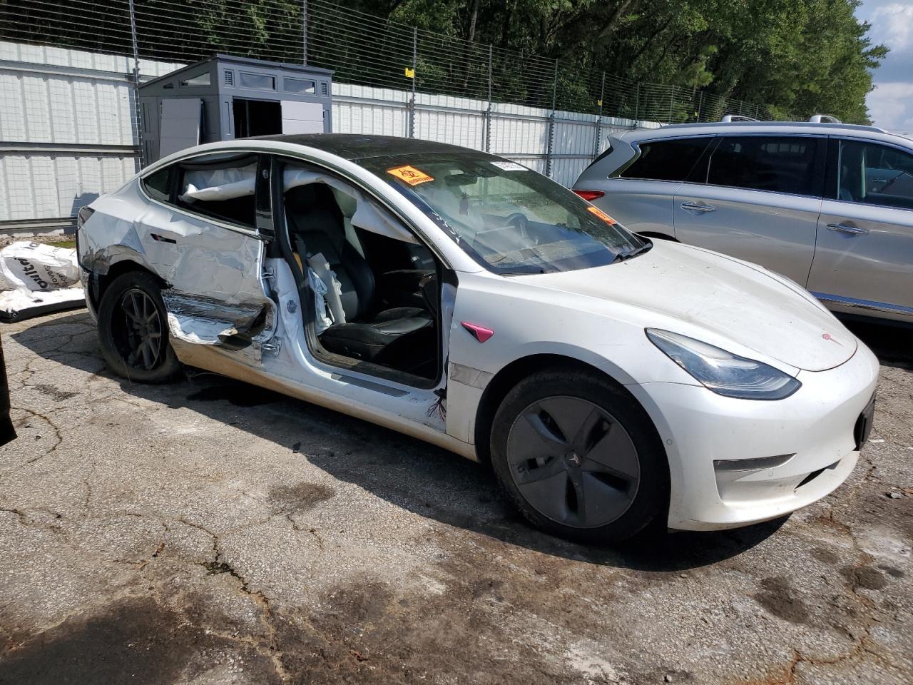 2020 Tesla Model 3 - Фото 4