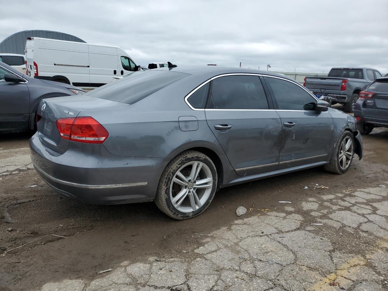 2014 Volkswagen Passat Sel - Image 3