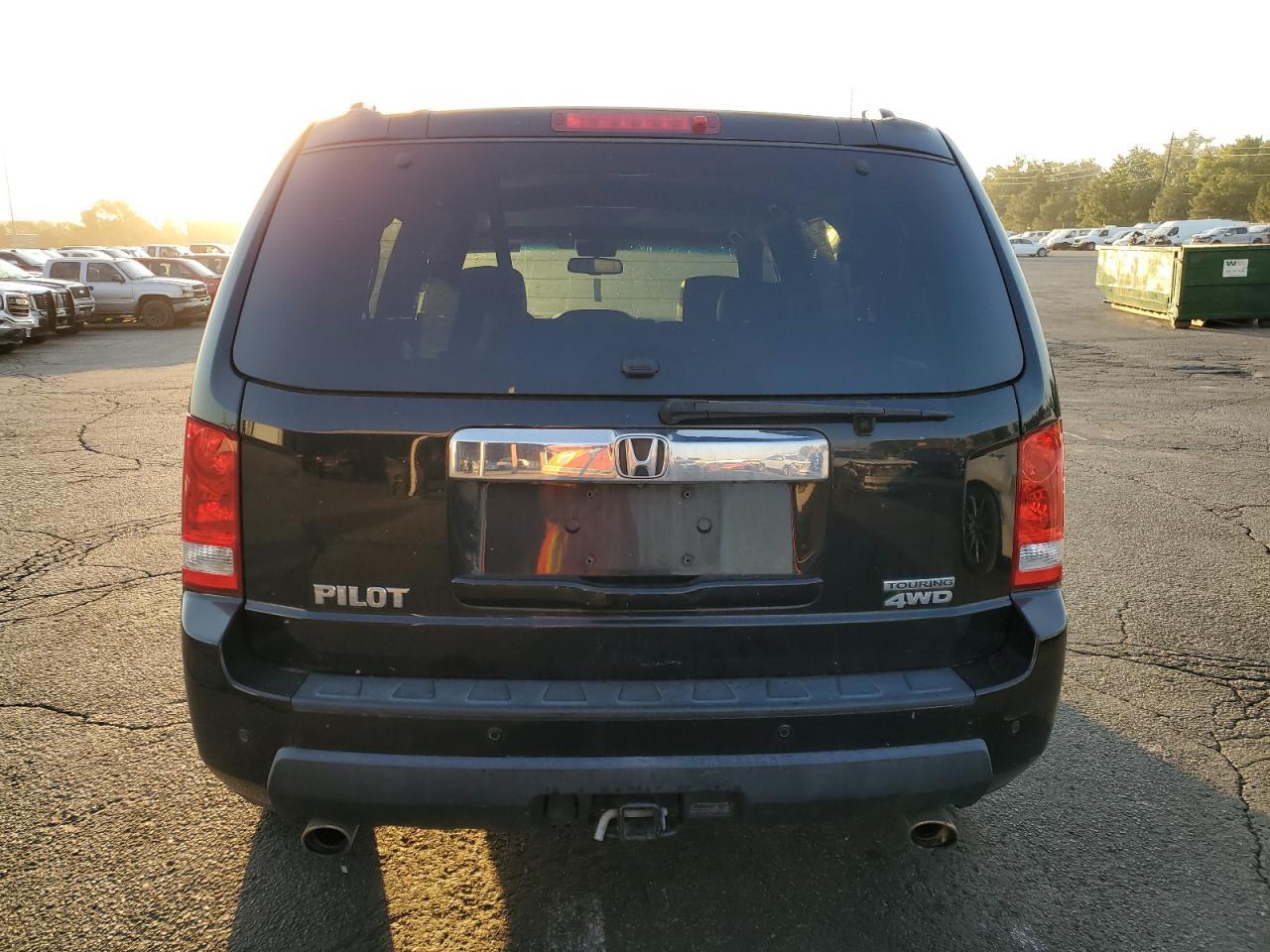 2010 Honda Pilot Touring - Image 6