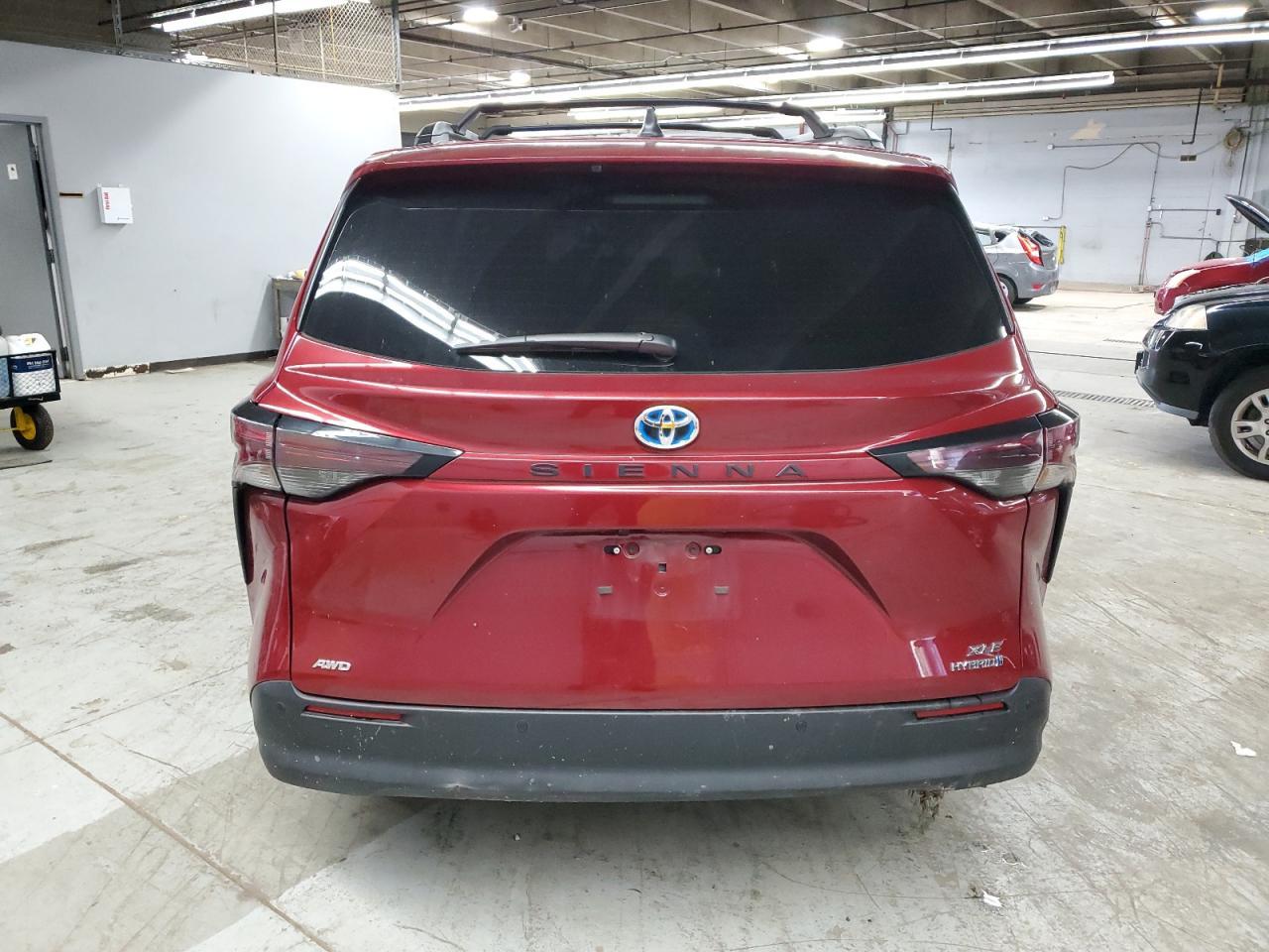 2024 Toyota Sienna Xle - Фото 6