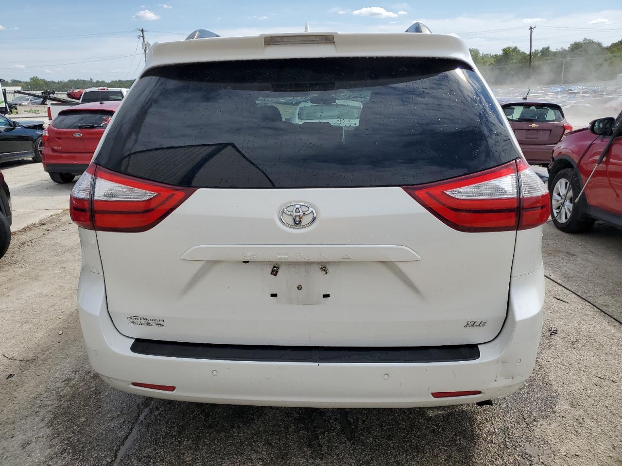 2018 Toyota Sienna Xle 8-Passenger - Фото 6