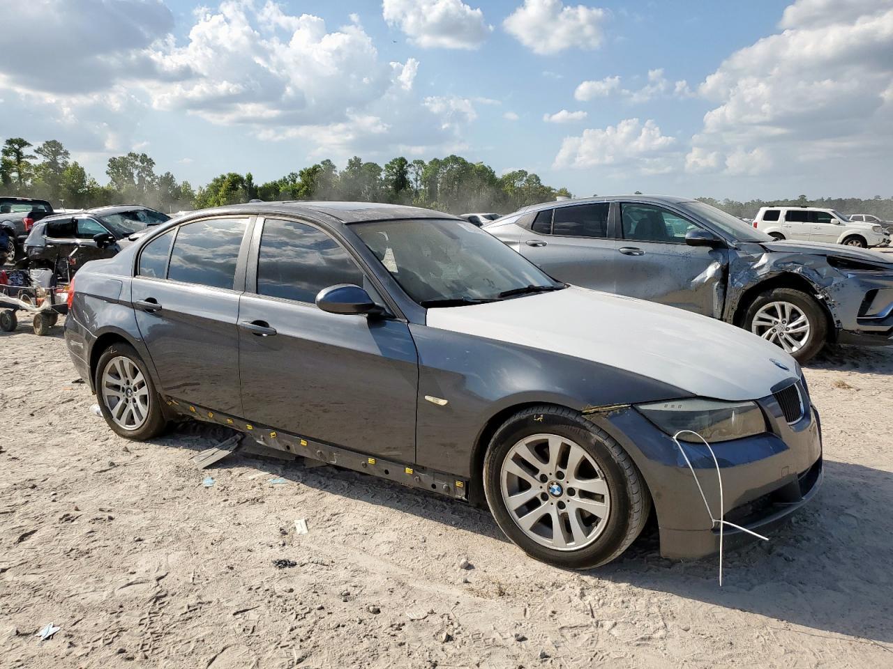 2006 BMW 325 I - Image 4