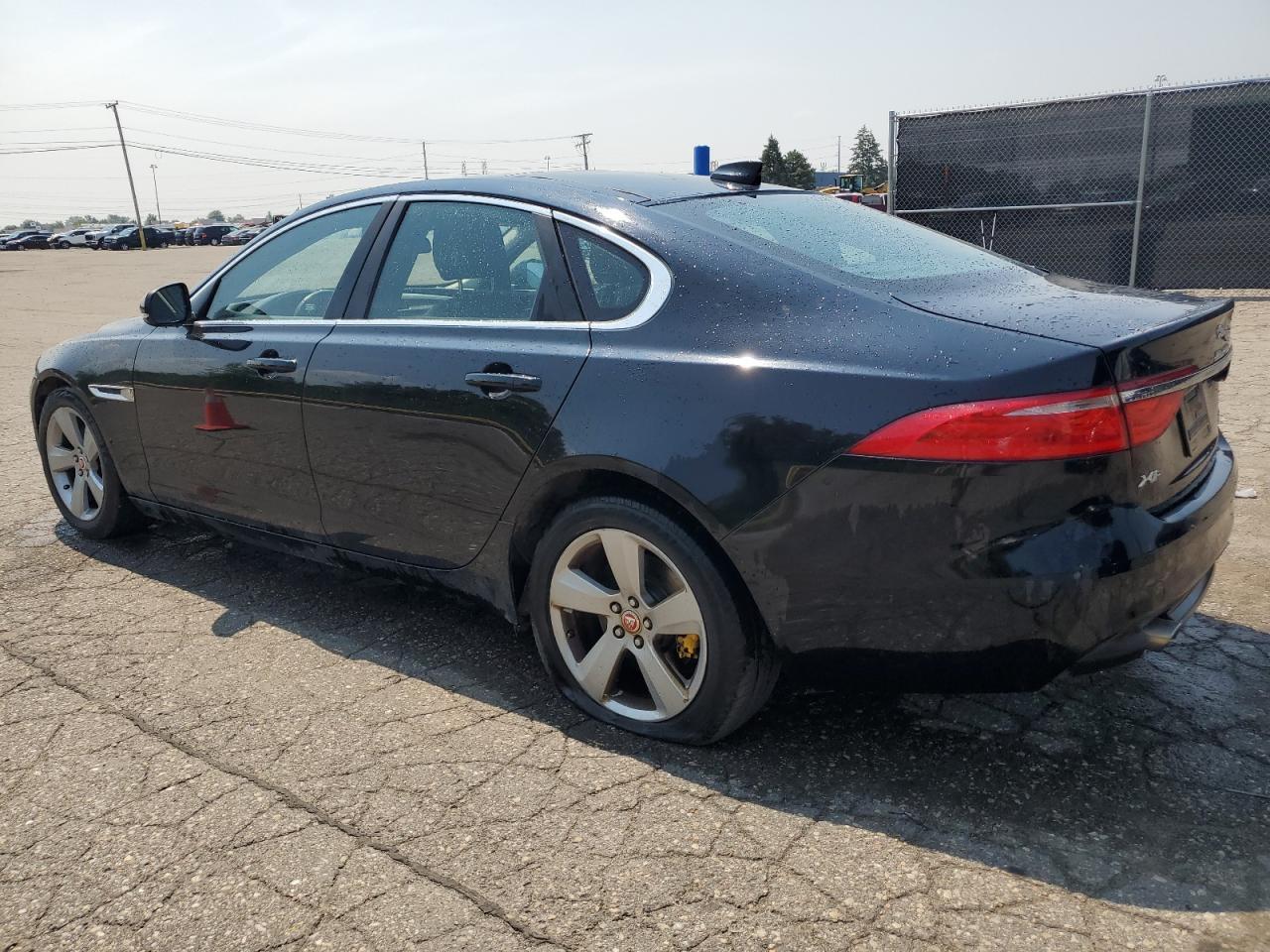 2018 Jaguar Xf - Фото 2
