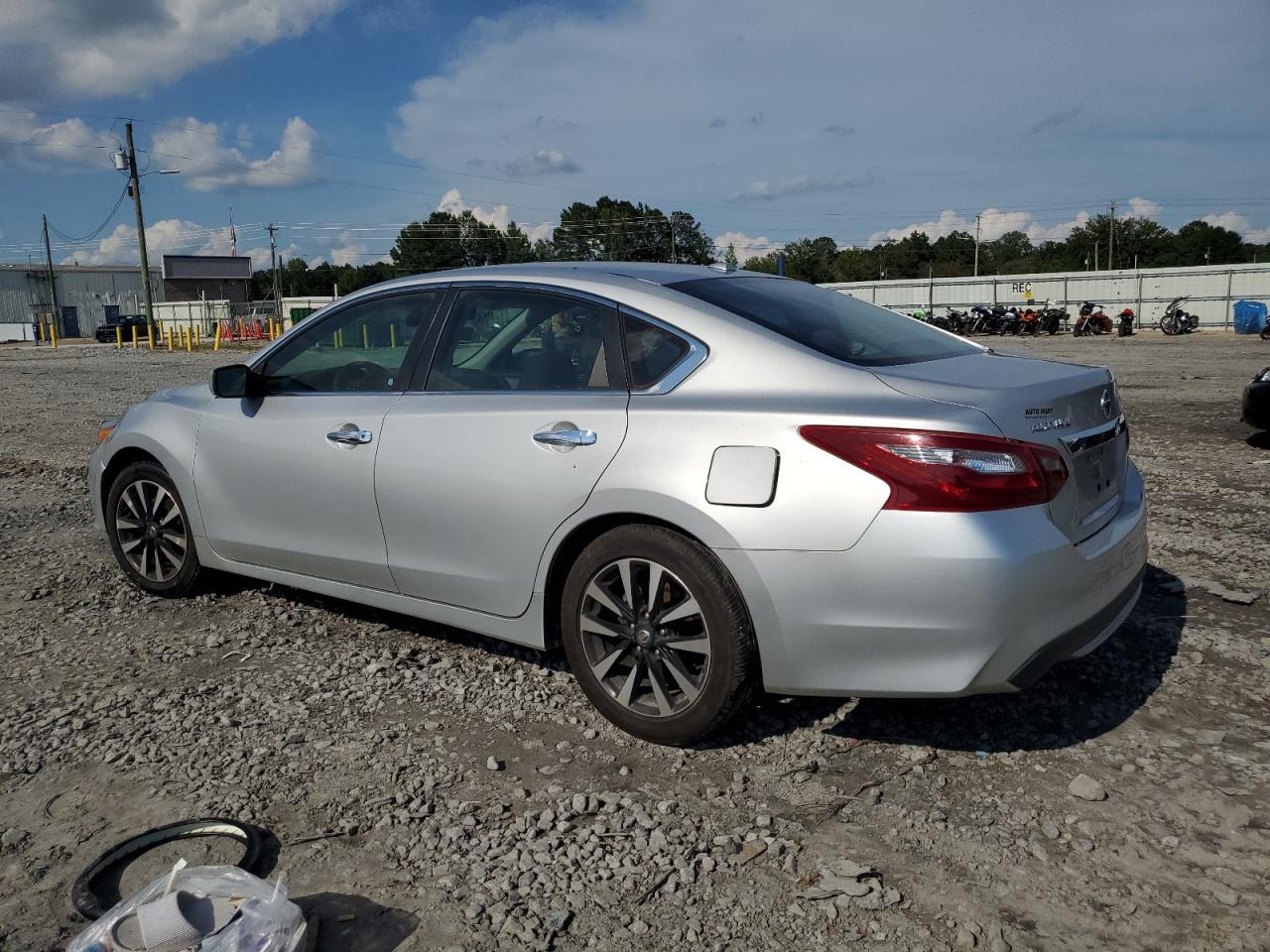 2018 Nissan Altima 2.5 - Image 2