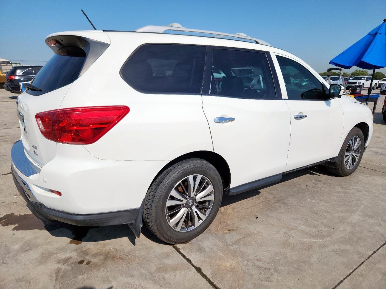 2017 Nissan Pathfinder S - Фото 3