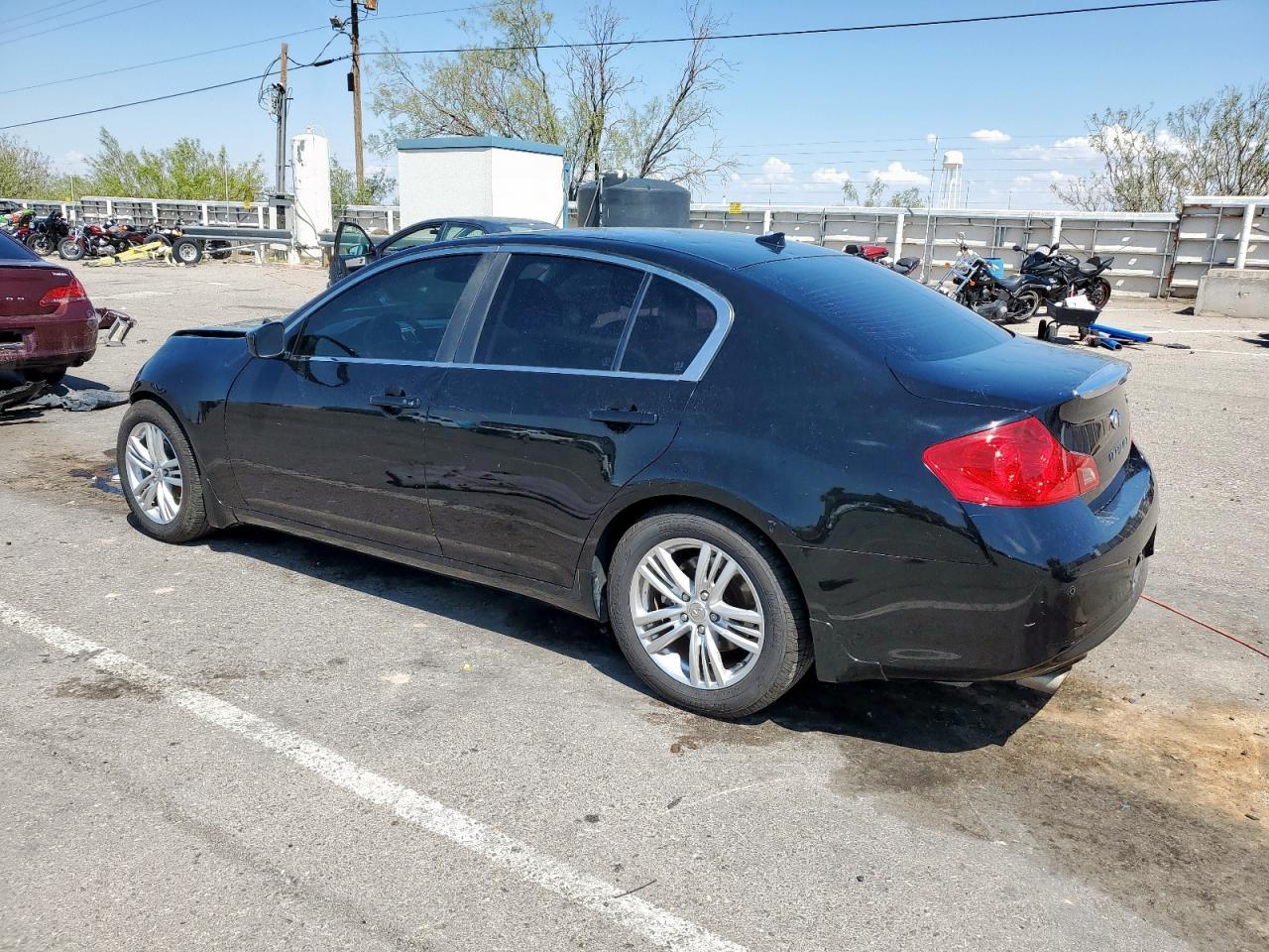 2013 Infiniti G37 Base - Фото 2