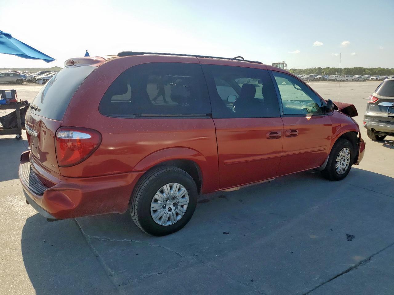 2006 Chrysler Town & Country Lx - Фото 3