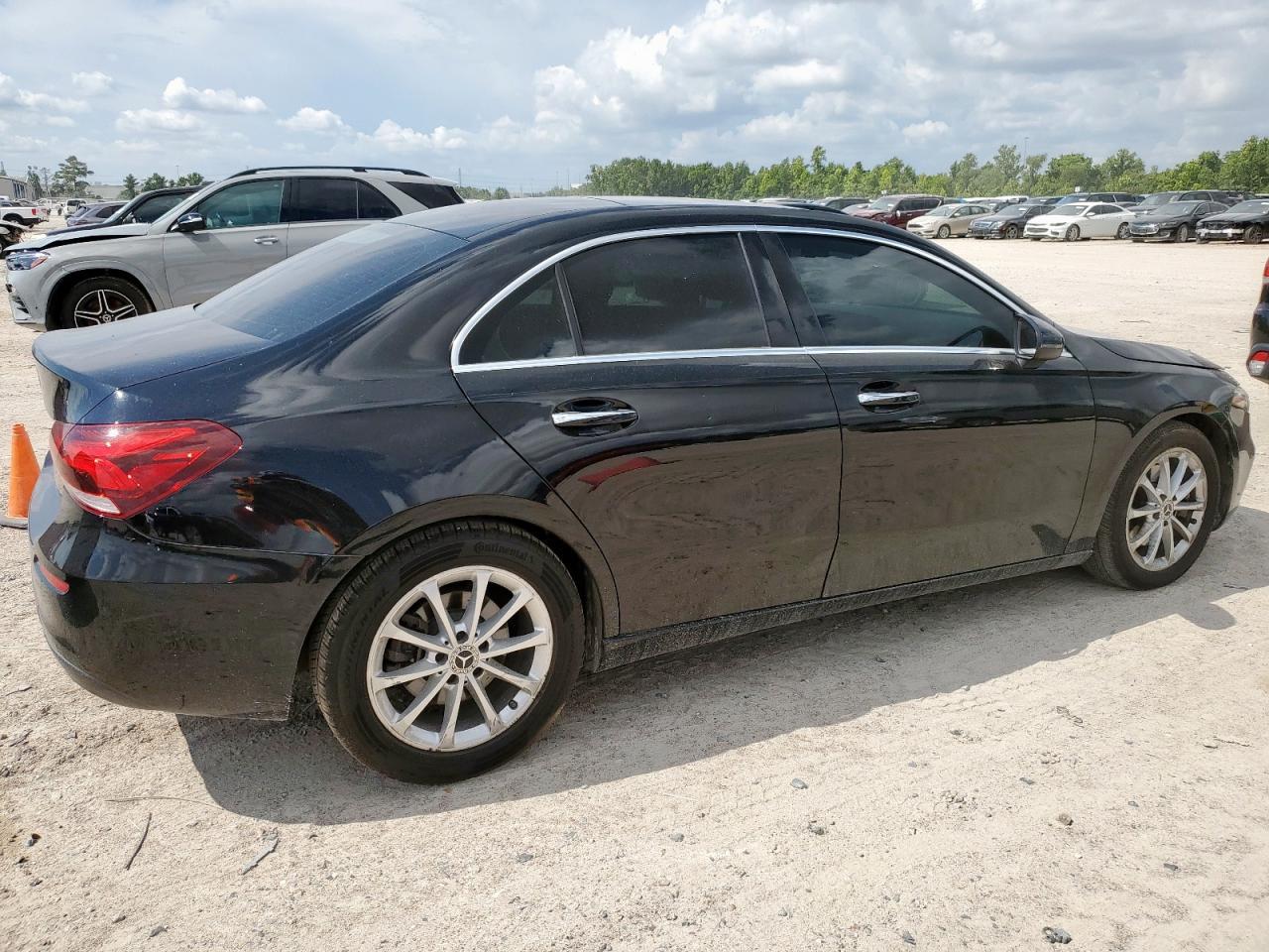 2019 Mercedes-Benz A 220 - Фото 3