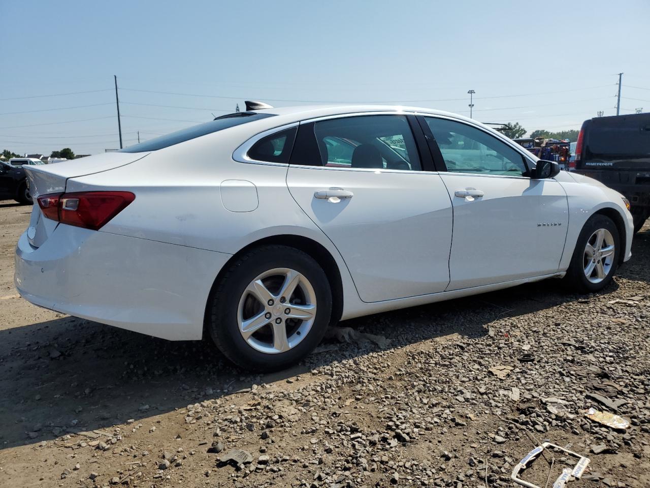 2021 Chevrolet Malibu Ls - Фото 3