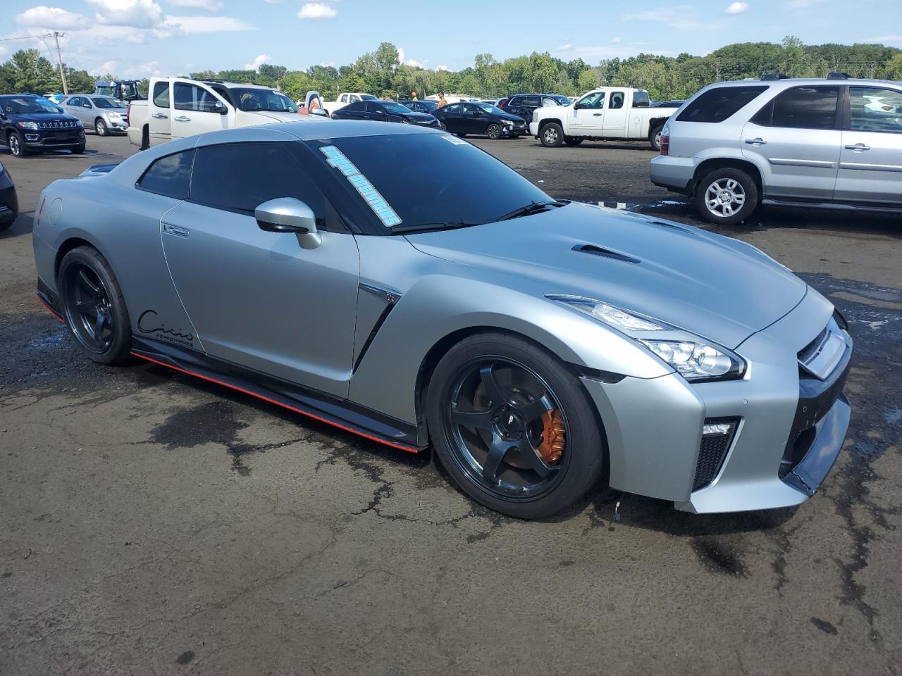 2017 Nissan Gt-R Premium - Image 4