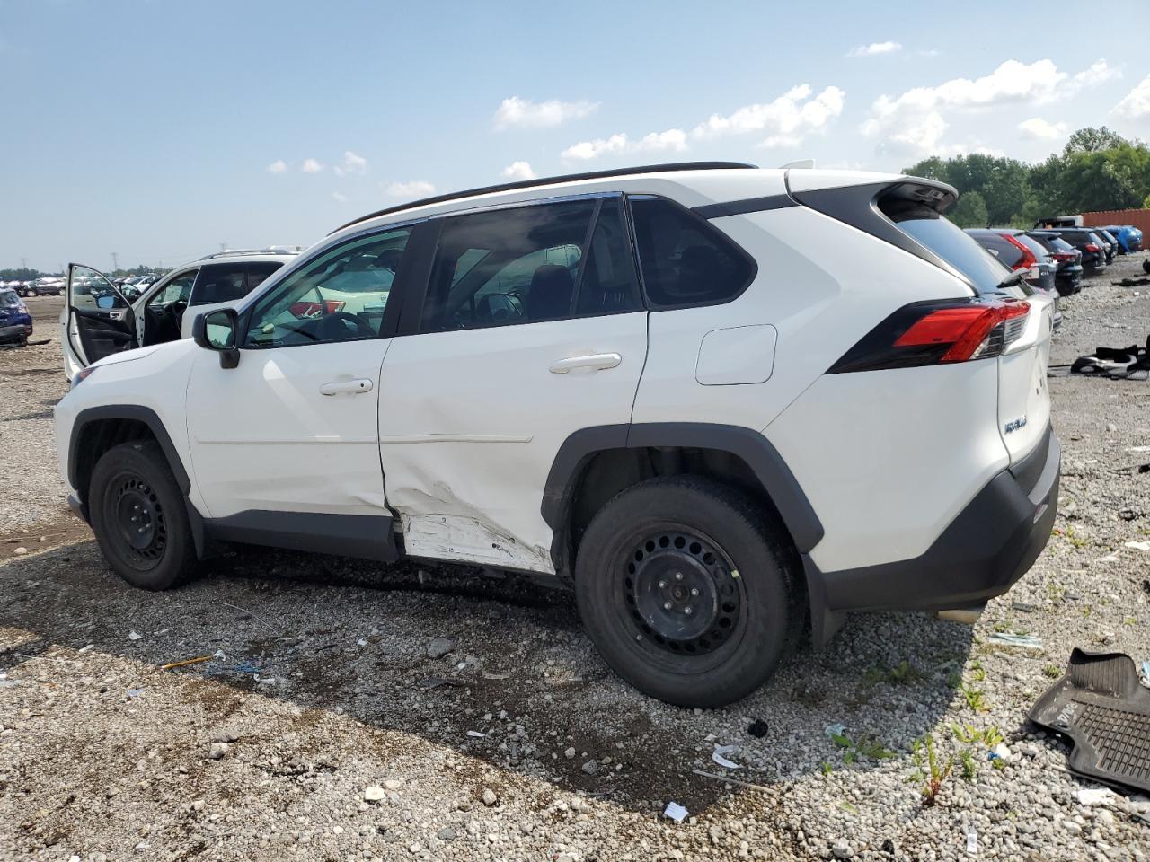 2020 Toyota Rav4 Le - Фото 2