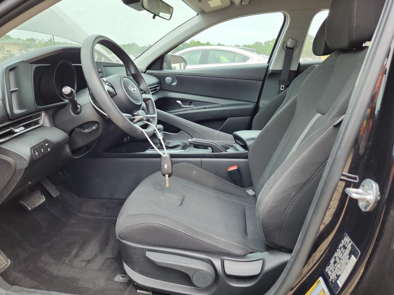 2023 Hyundai Elantra Se - Image 7