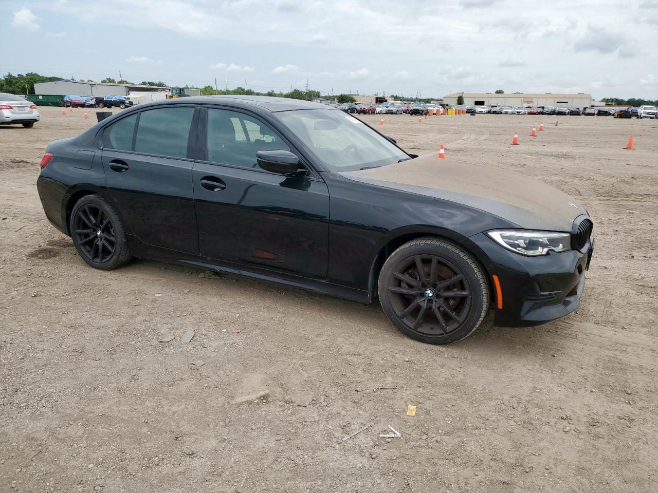 2019 BMW 330I - Фото 4