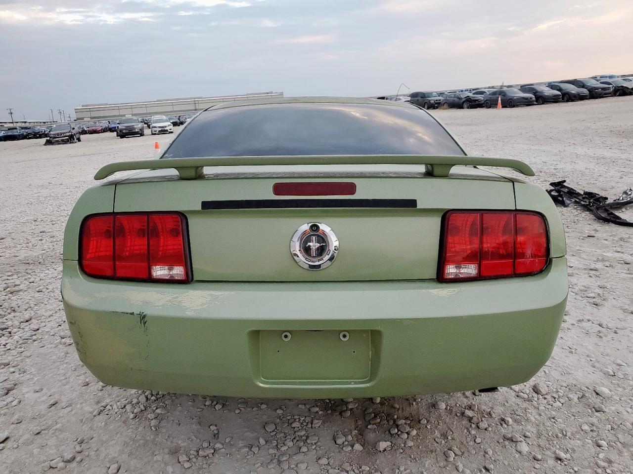 2005 Ford Mustang - Фото 6