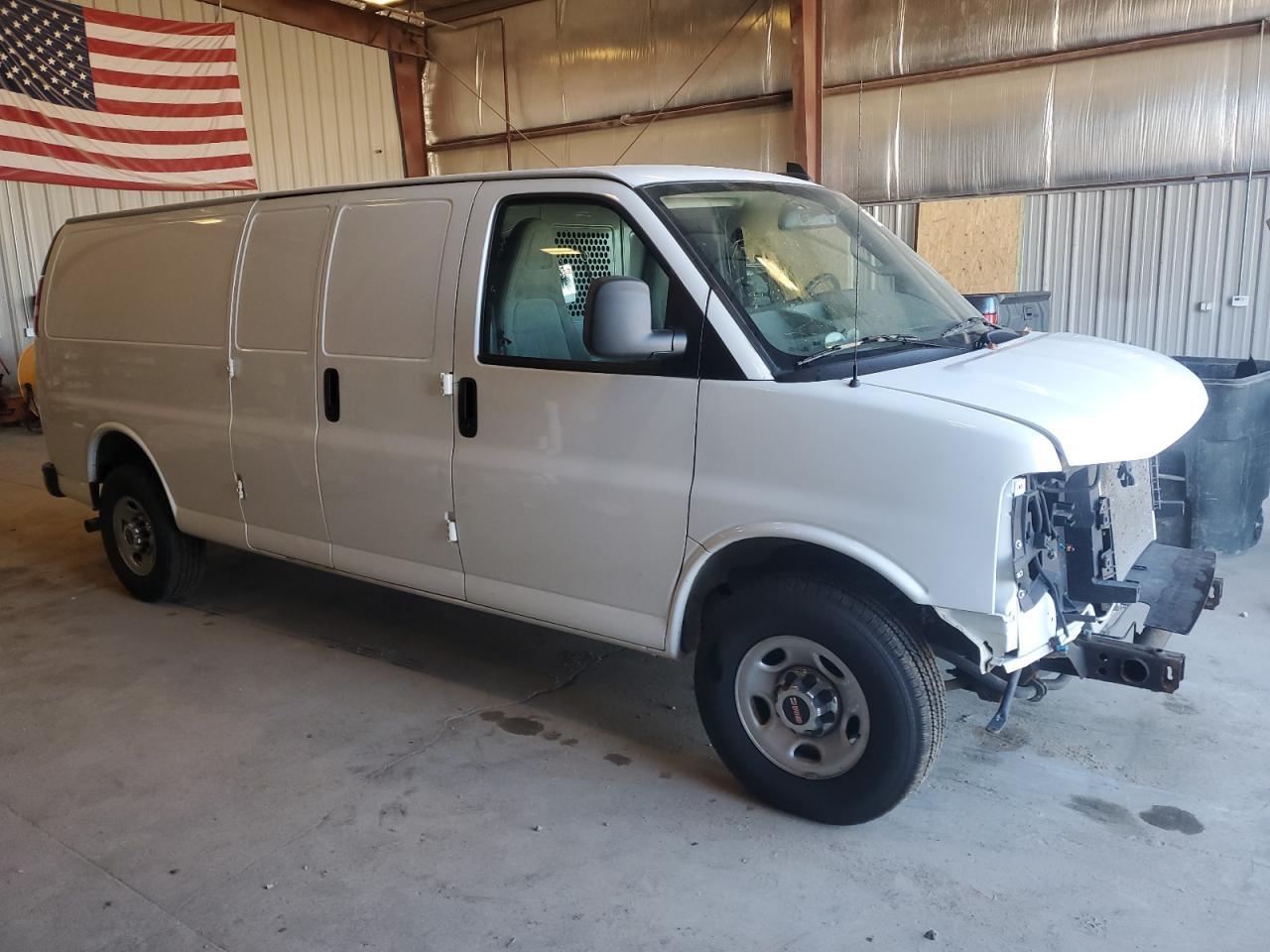 2023 GMC Savana G2500 - Фото 4