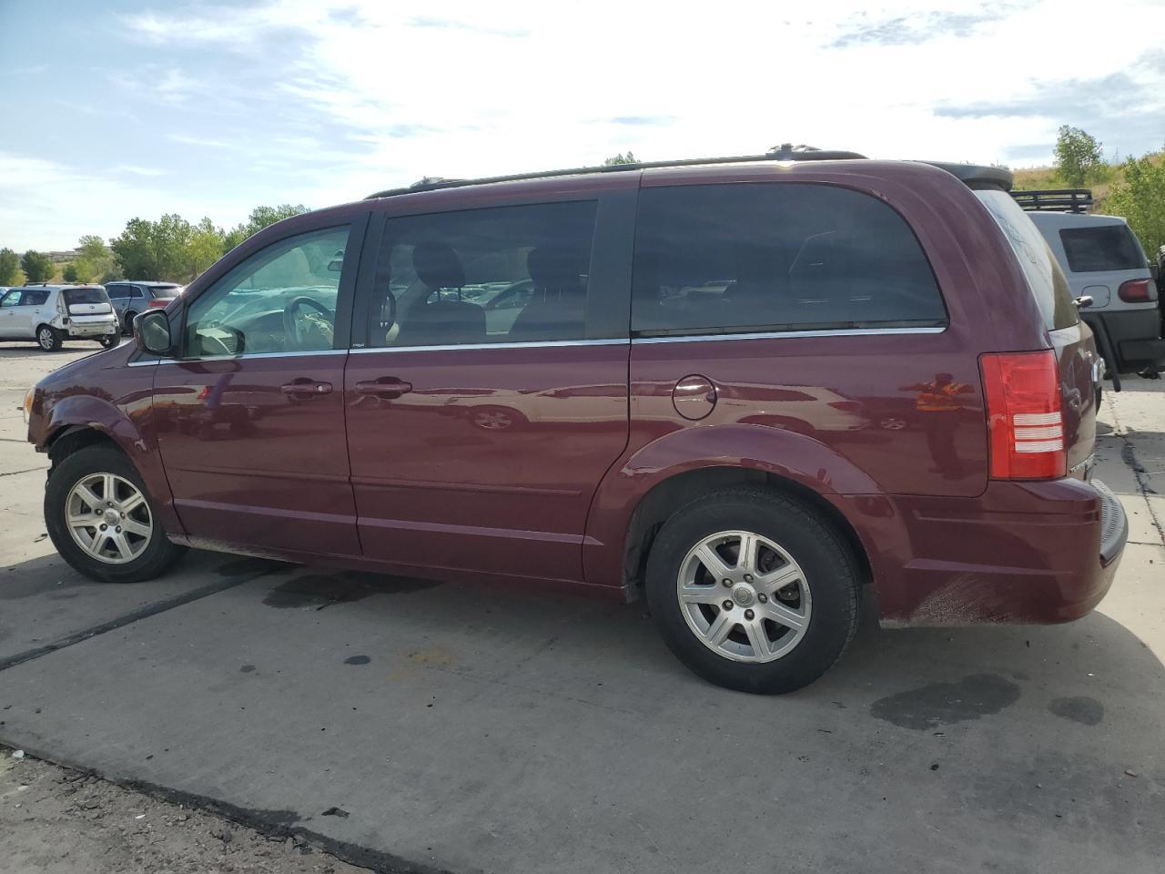 2008 Chrysler Town & Country Touring - Фото 2