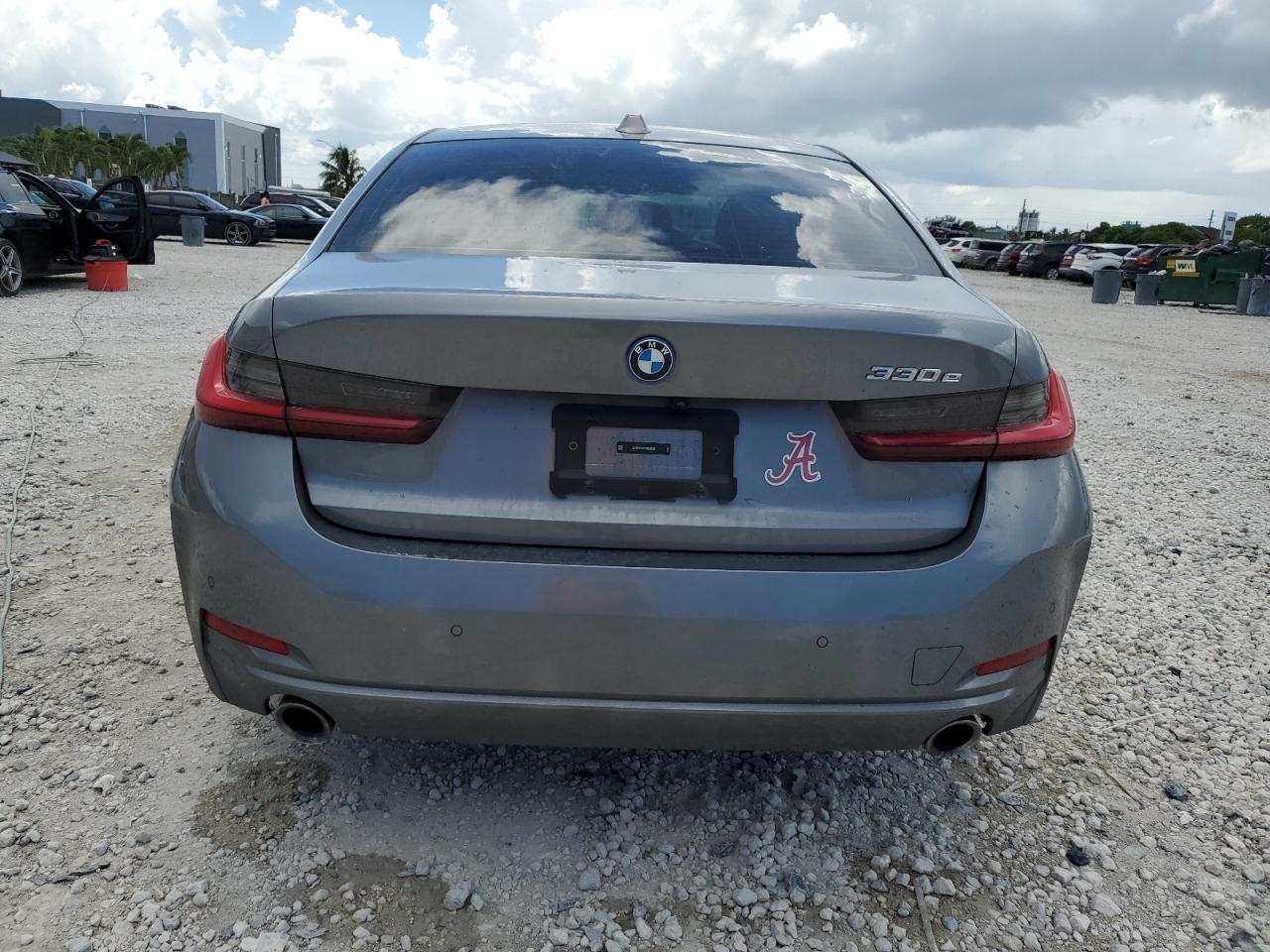 2024 BMW 330E - Фото 6