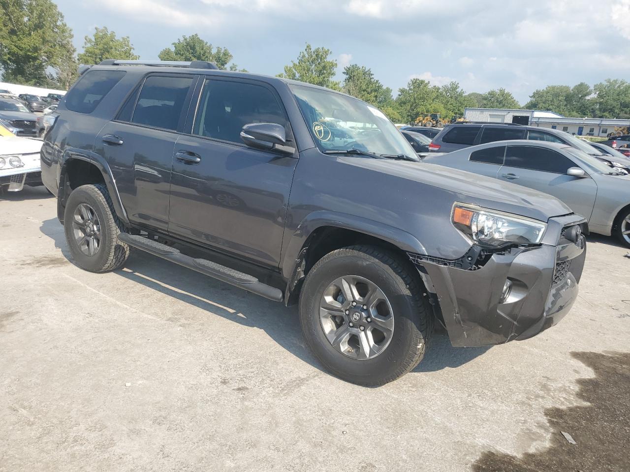 2015 Toyota 4Runner Sr5/Sr5 Premium - Image 4