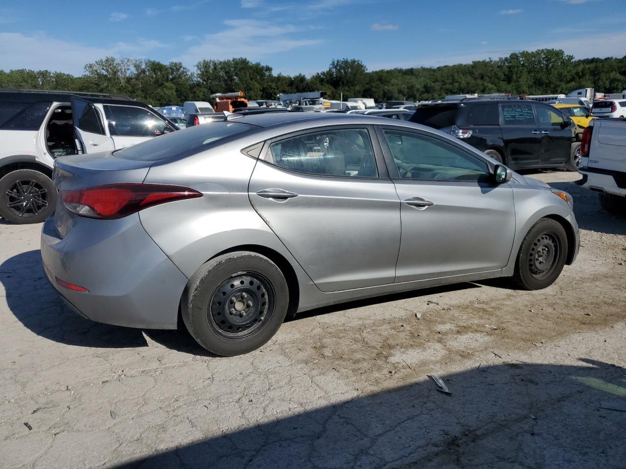 2016 Hyundai Elantra Se - Фото 3