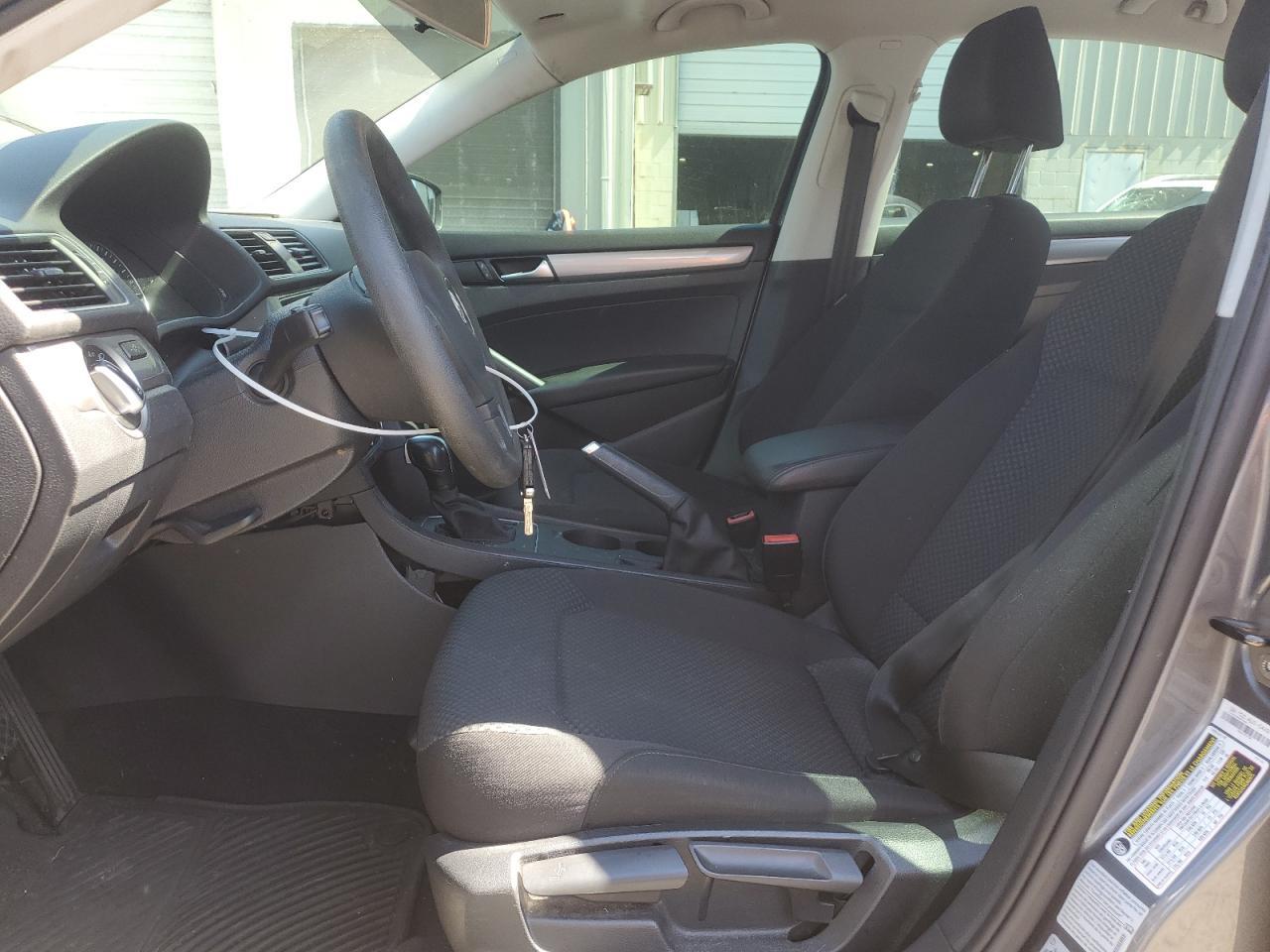 2015 Volkswagen Passat S - Image 7