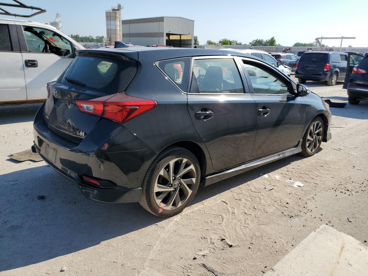 2017 Toyota Corolla Im - Фото 3