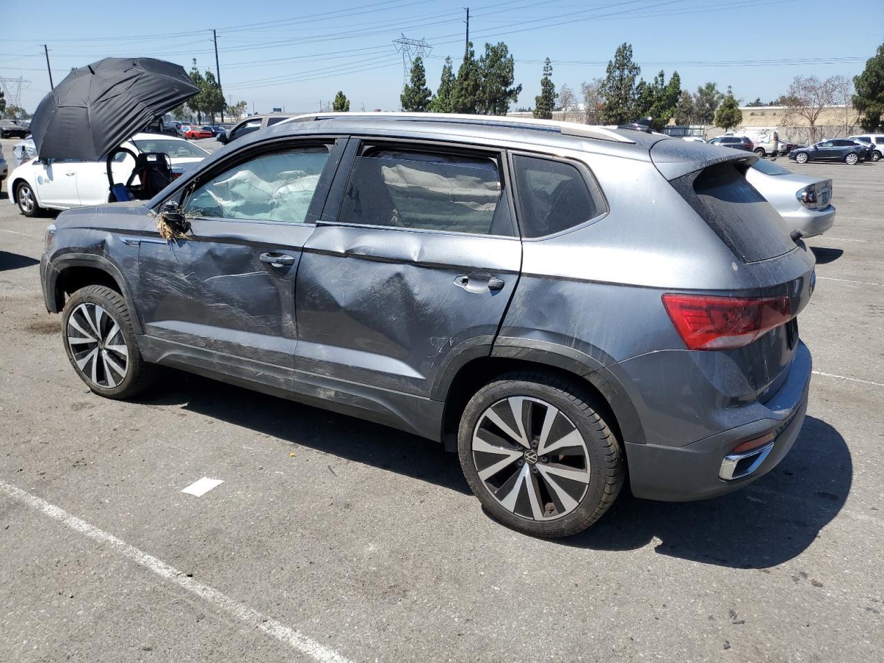 2022 Volkswagen Taos Se - Фото 2