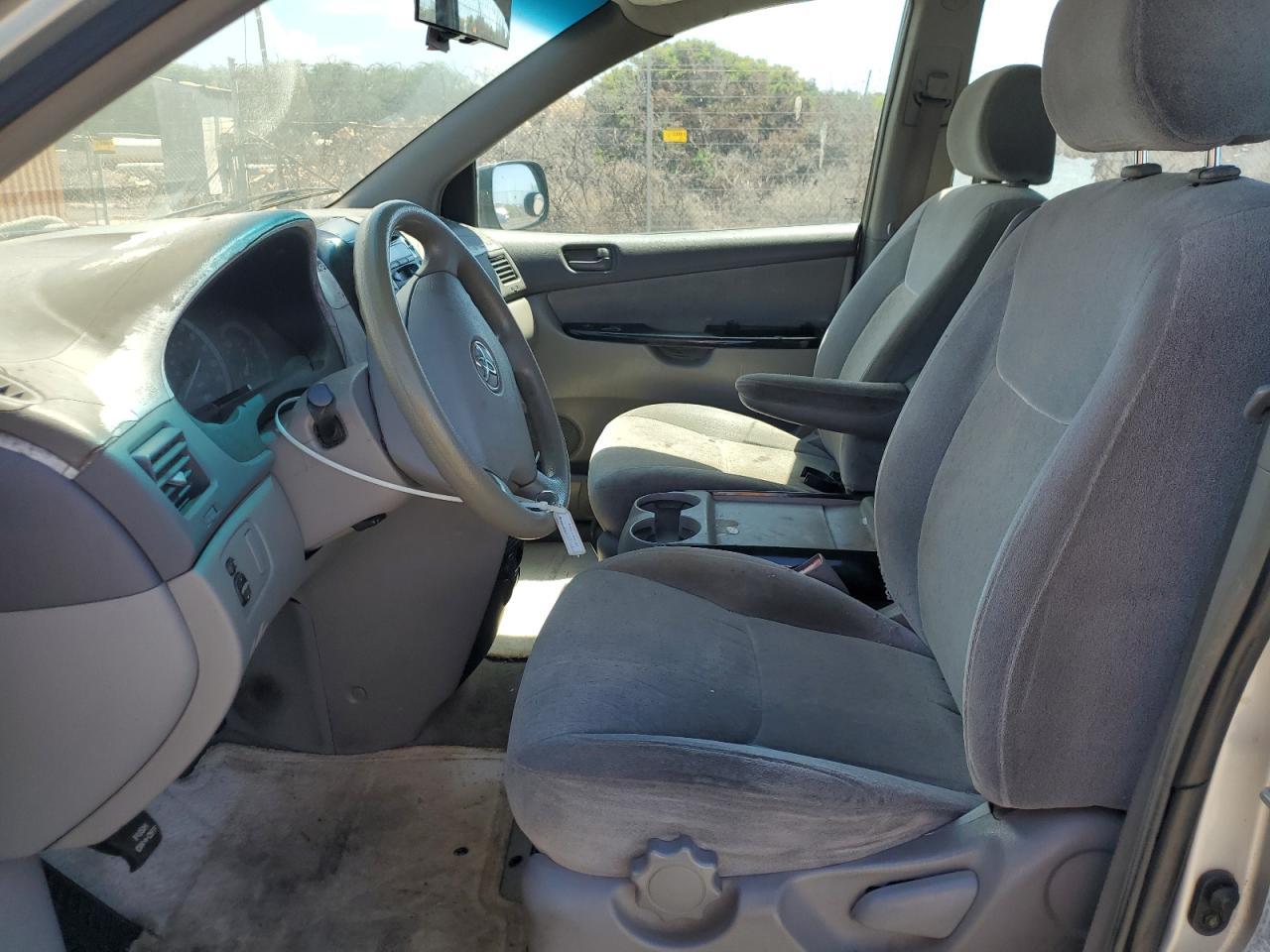 2004 Toyota Sienna Ce - Фото 7