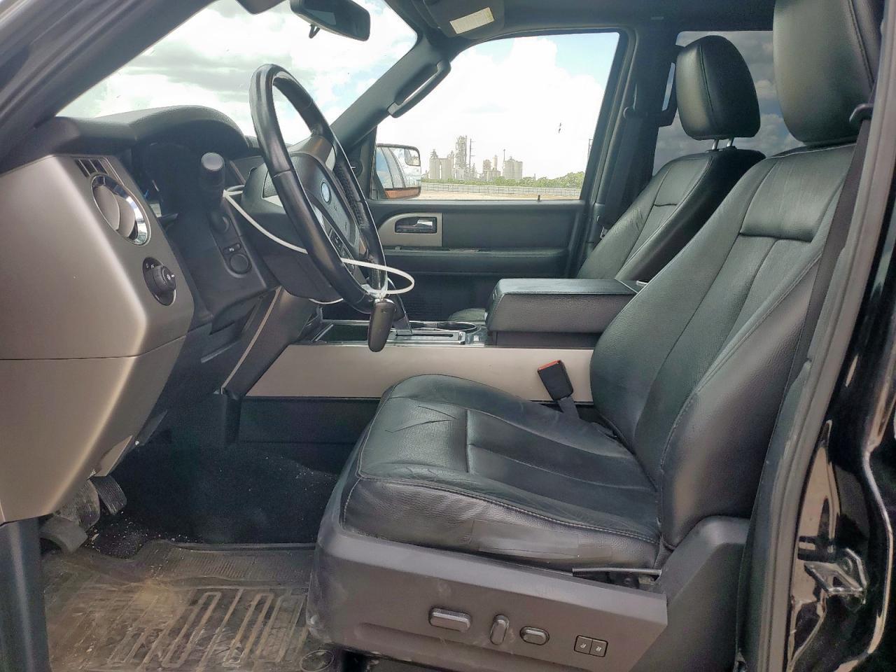 2016 Ford Expedition Limited - Image 7