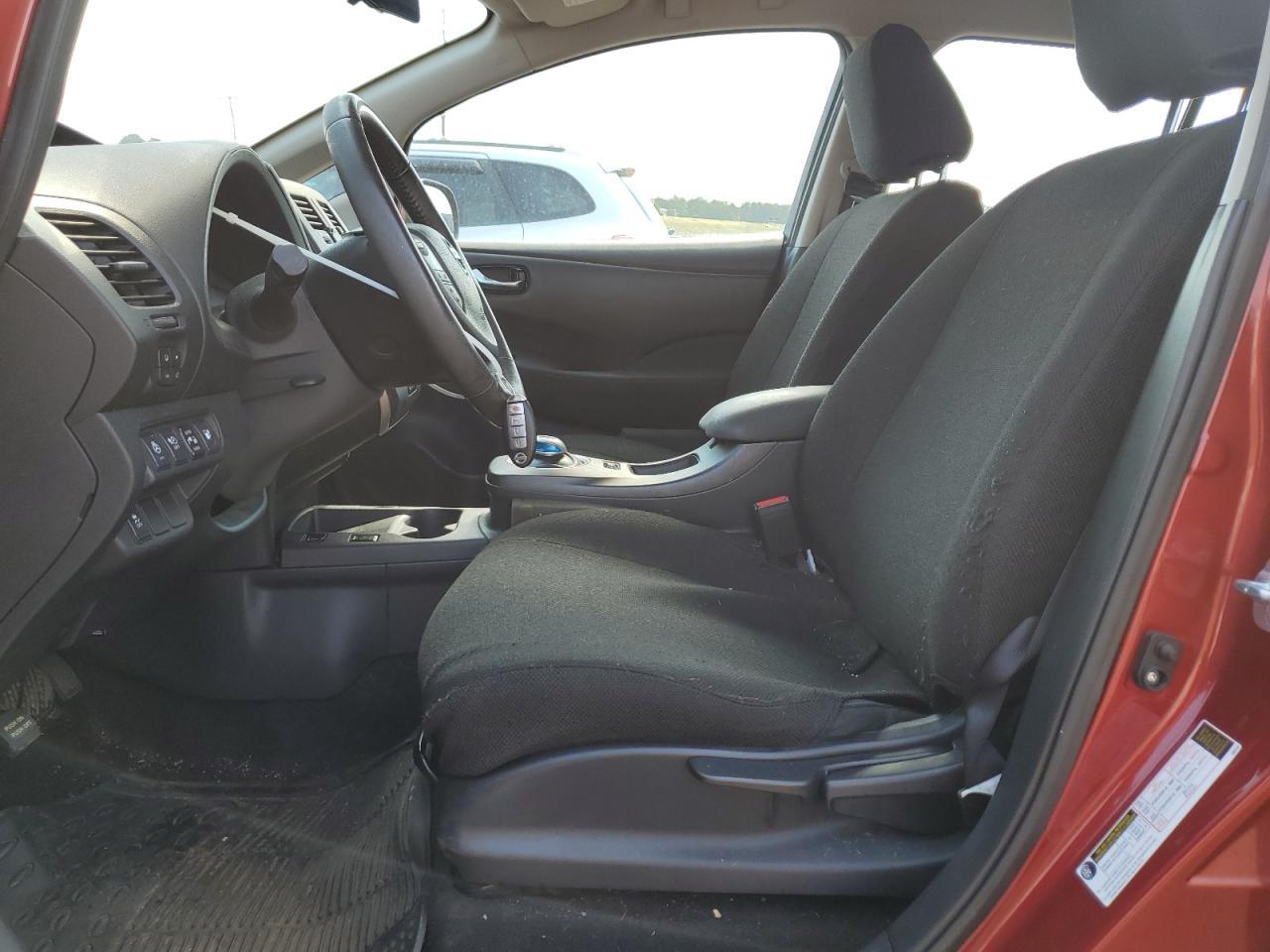 2015 Nissan Leaf S - Image 7