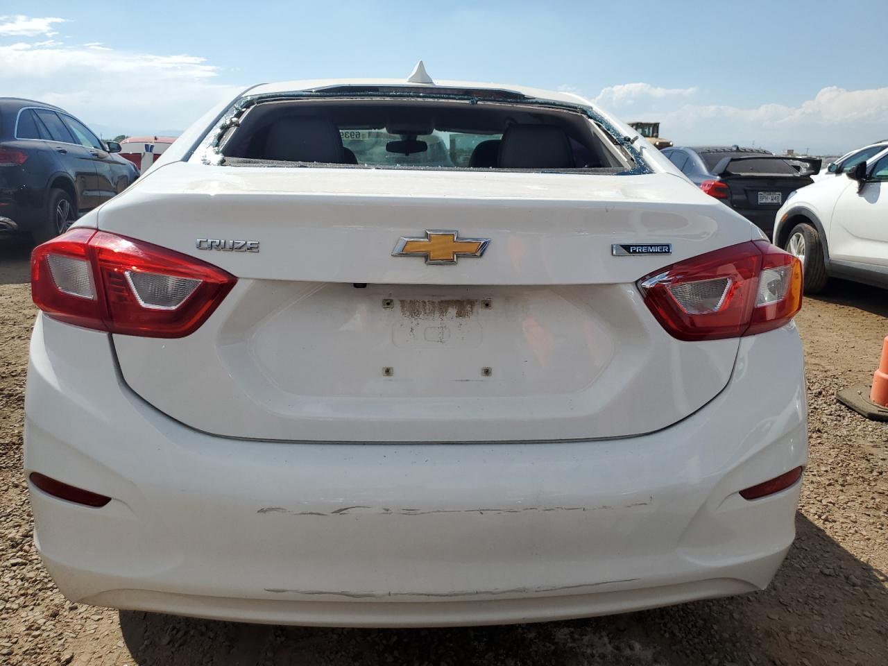 2017 Chevrolet Cruze Premier - Image 6