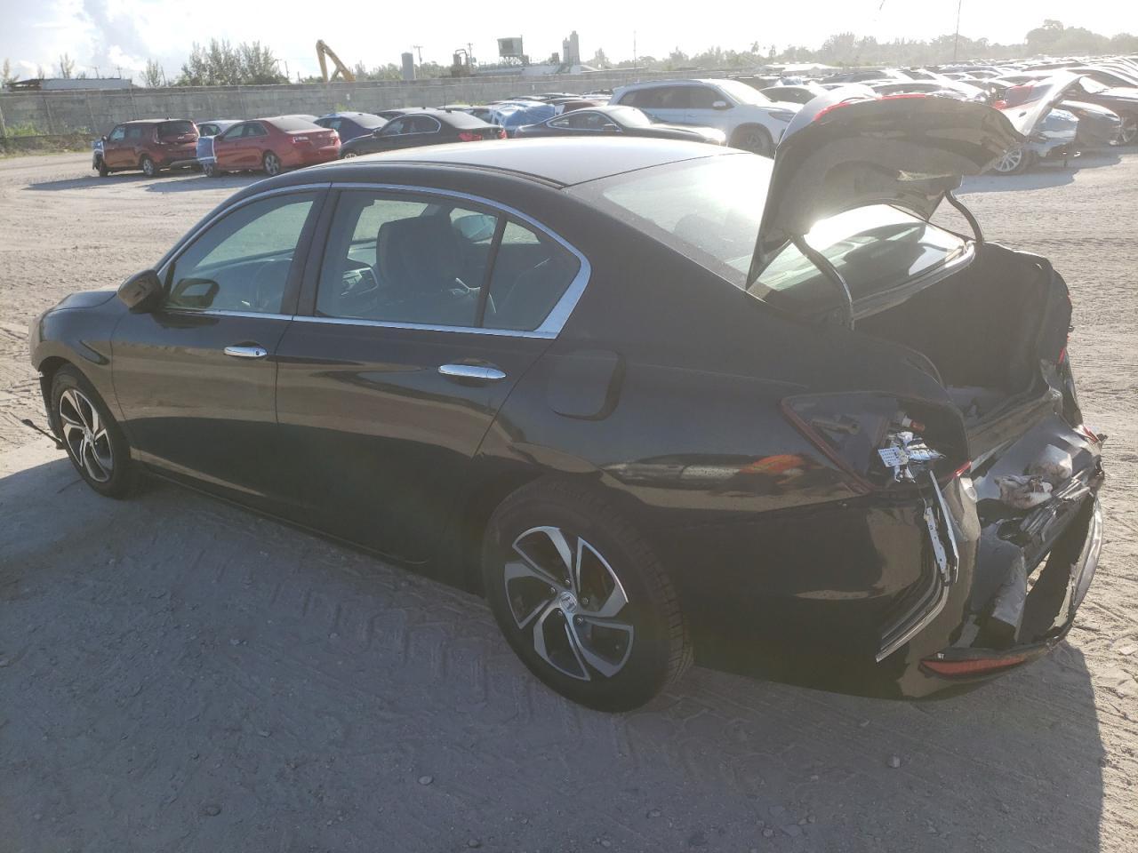 2017 Honda Accord Lx - Фото 2