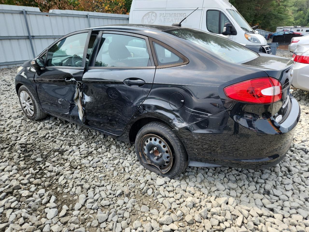 2013 Ford Fiesta Se - Фото 2